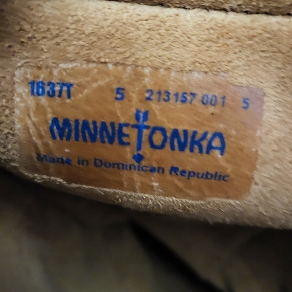 BOHO Classic Minnetonka 3-Layer Fringe Moccasin Boot Tan Size 5 - Picture 14 of 16